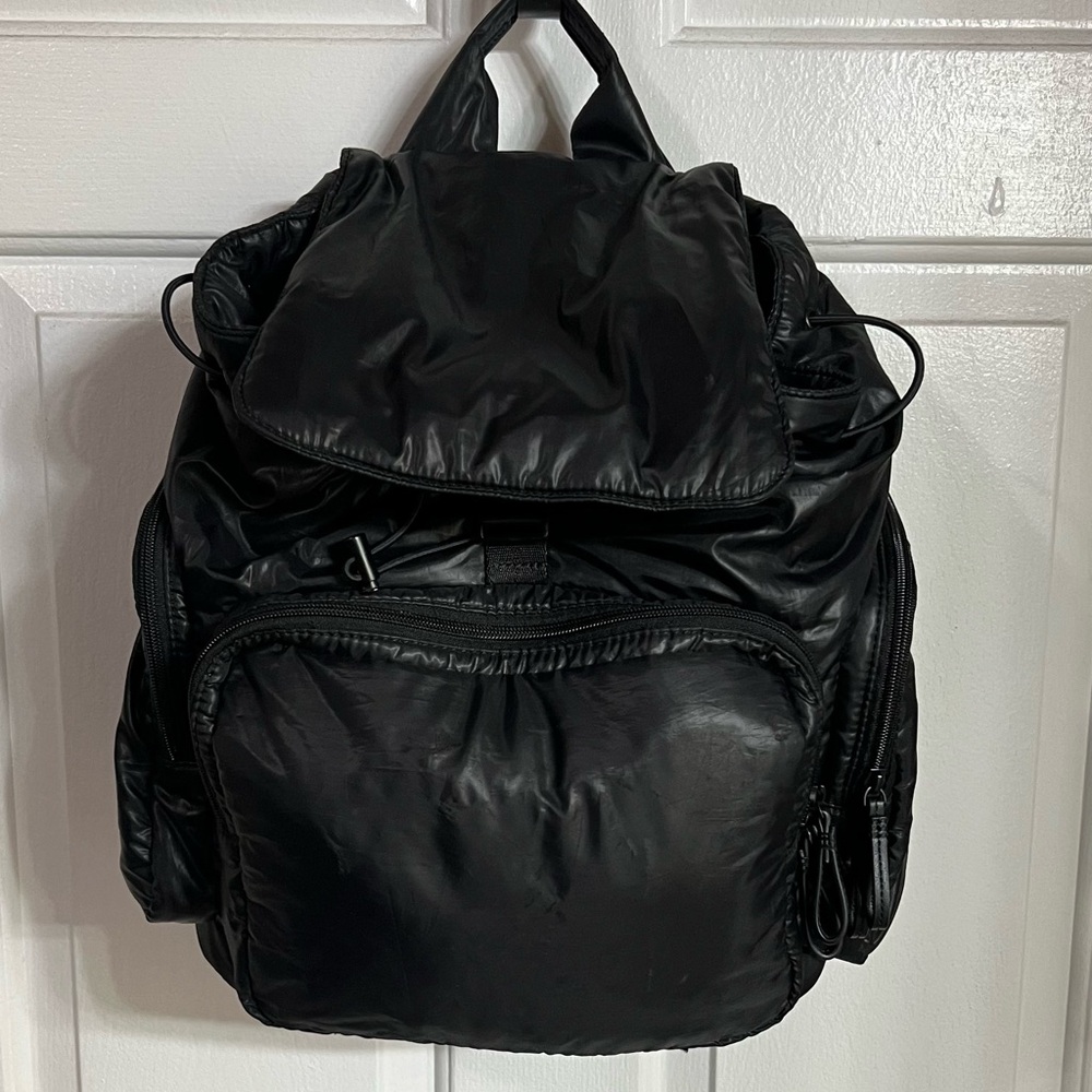 Caraa Cirrus Backpack in Black/Red – Lightweight & Luxe